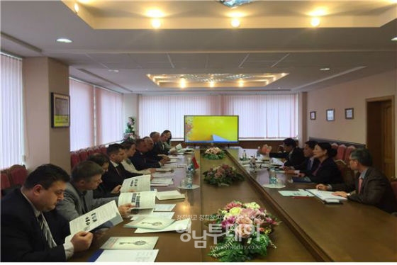 벨라루스 산업부 관계자와 업무 협의