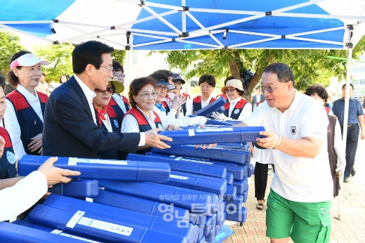 한국자유총연맹 문경시지회, 광복절 태극기 달기 운동 펼쳐