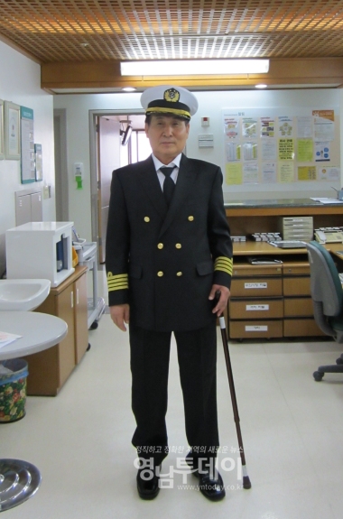2011년 삼호주얼리호 선원 구출작전에서 총상을 입었지만 운항 속도를 늦추는 등 기지를 발휘해 아덴만의 영웅이라 불리는 석해균(66) 선장